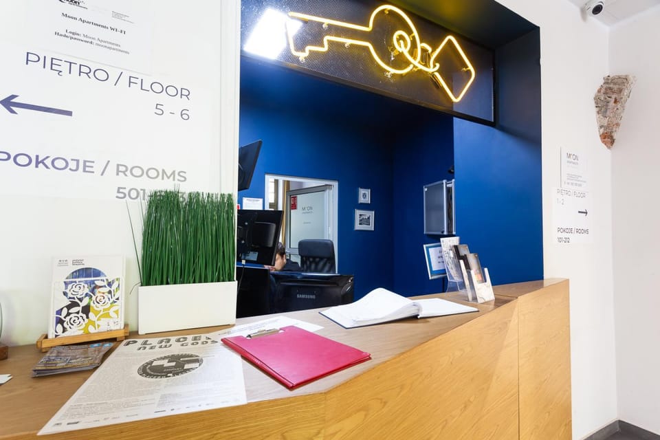 Staff, Lobby or reception, room service, room service, storage