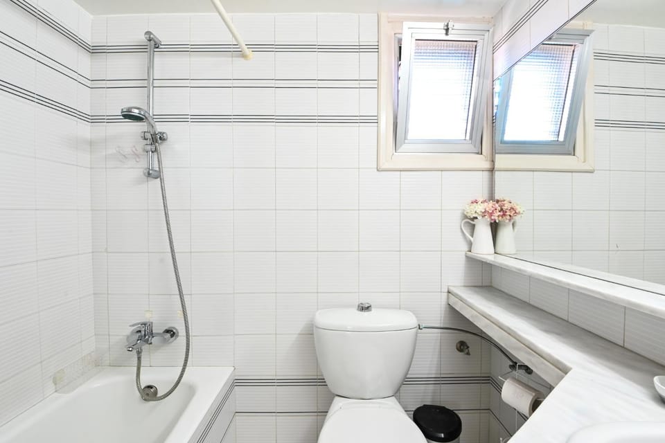 Bathroom, Bath