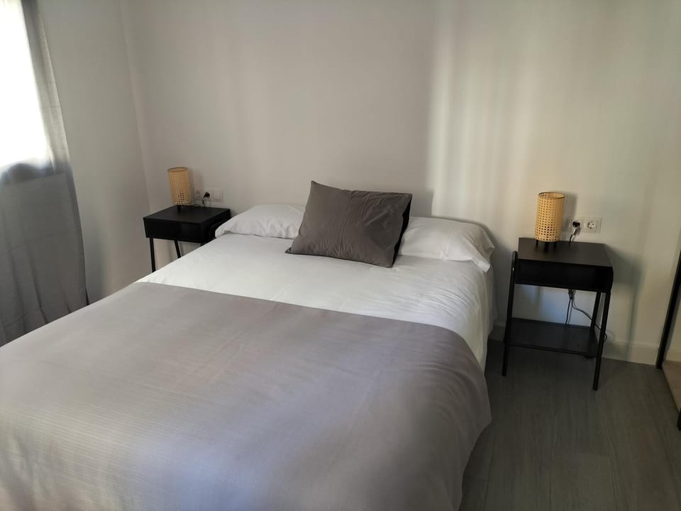 Apartamento a estrenar Sevilla centro, Trastamara 19 Apartment in Seville