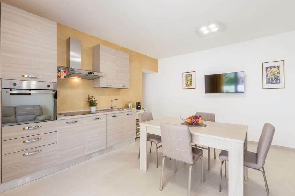 TV and multimedia, Dining area, kitchen