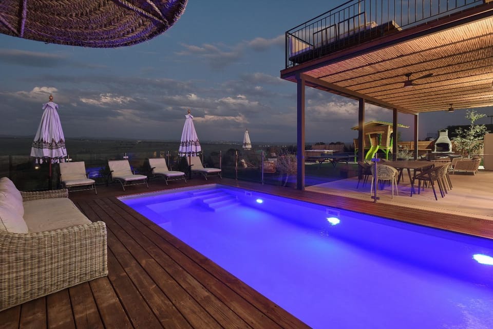 Patio, Night, View (from property/room), Balcony/Terrace, Pool view, Swimming pool, sunbed