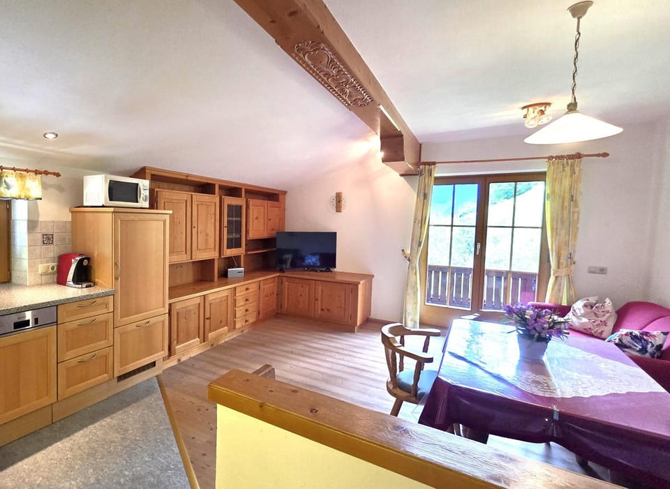 TV and multimedia, Dining area