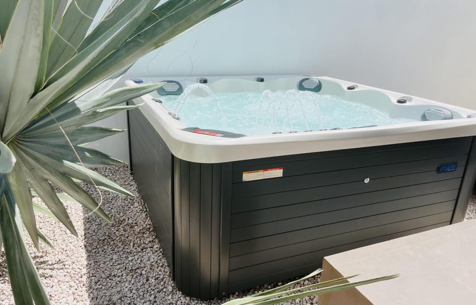 Garden, Hot Tub, Hot Tub