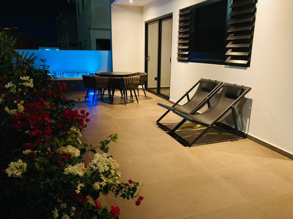 Patio, sunbed
