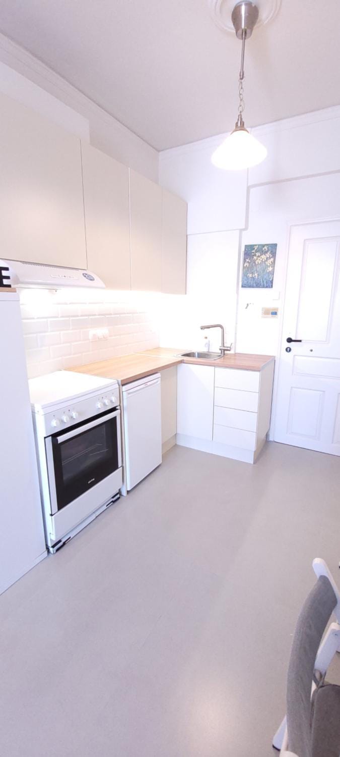 Kitchen or kitchenette, pet friendly, stove