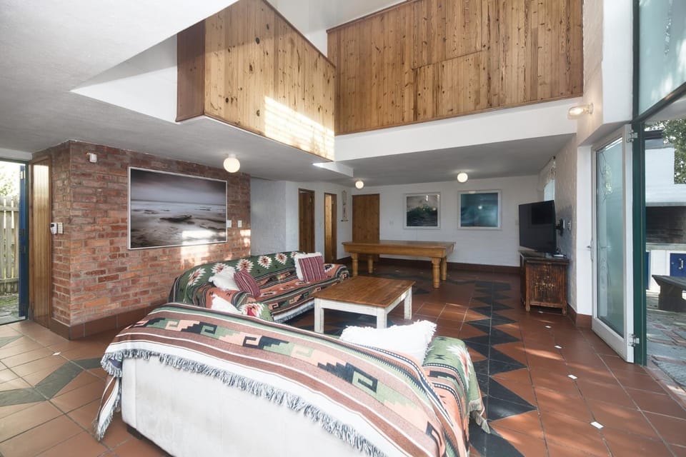The Weaver Relaxed Coastal Living in Arniston House in Western Cape