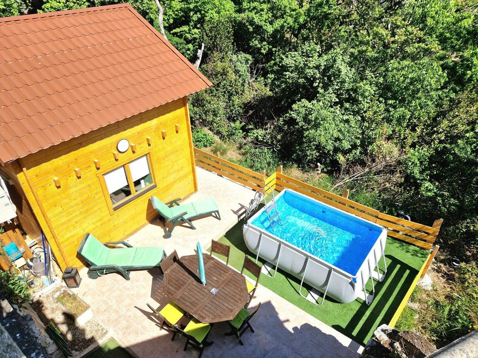 Patio, Day, Garden, Garden view, Pool view, Swimming pool, sunbed