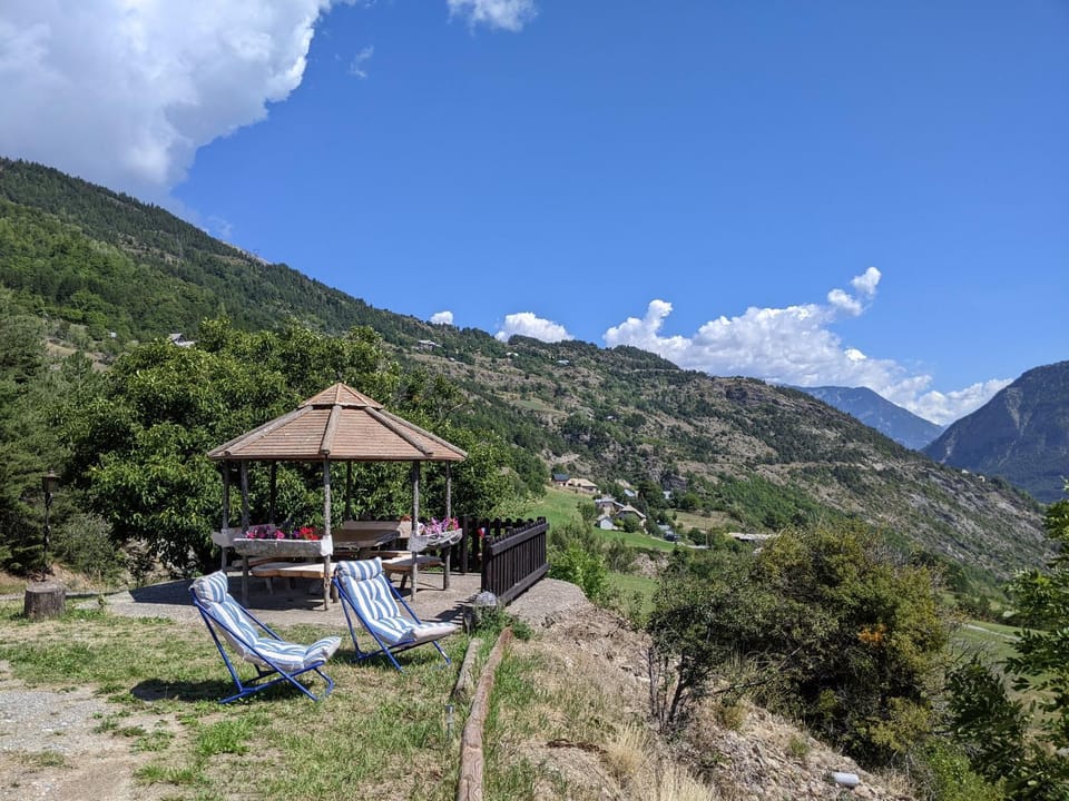 Nearby landmark, Day, Natural landscape, Mountain view, sunbed