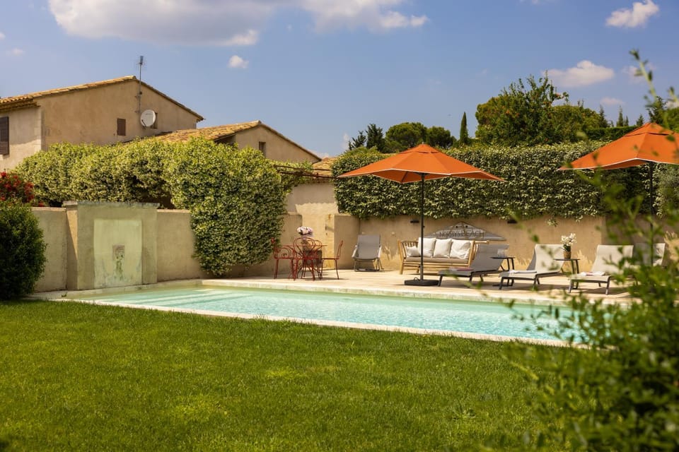 Le Mas Paradou, 5 chambres, piscine privée, accès au village à pied House in Arles