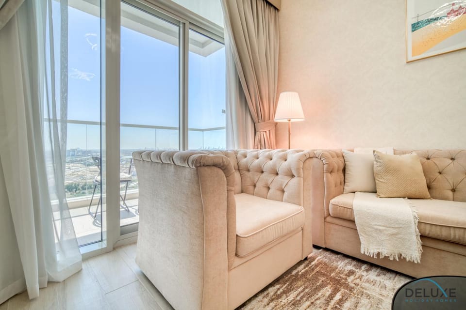 View (from property/room), Living room, Seating area