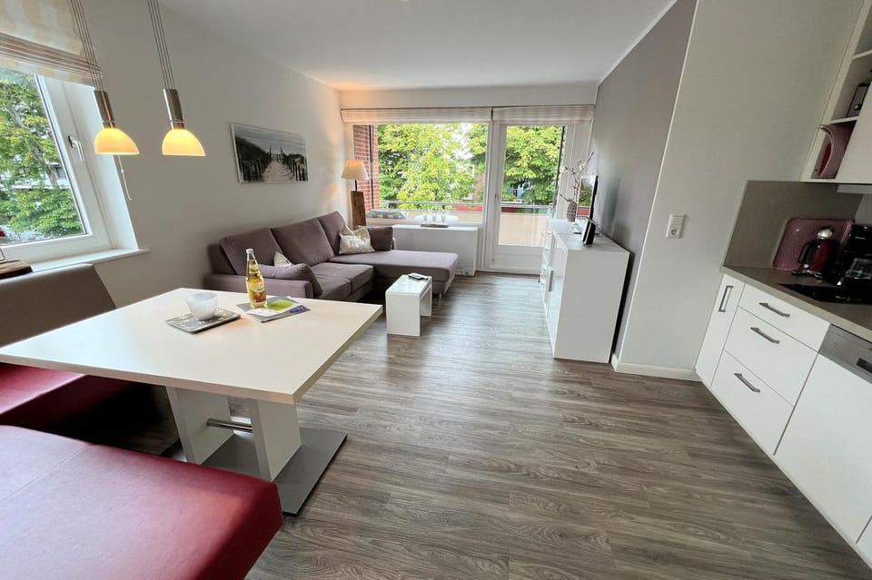 TV and multimedia, Living room, Photo of the whole room, Dining area