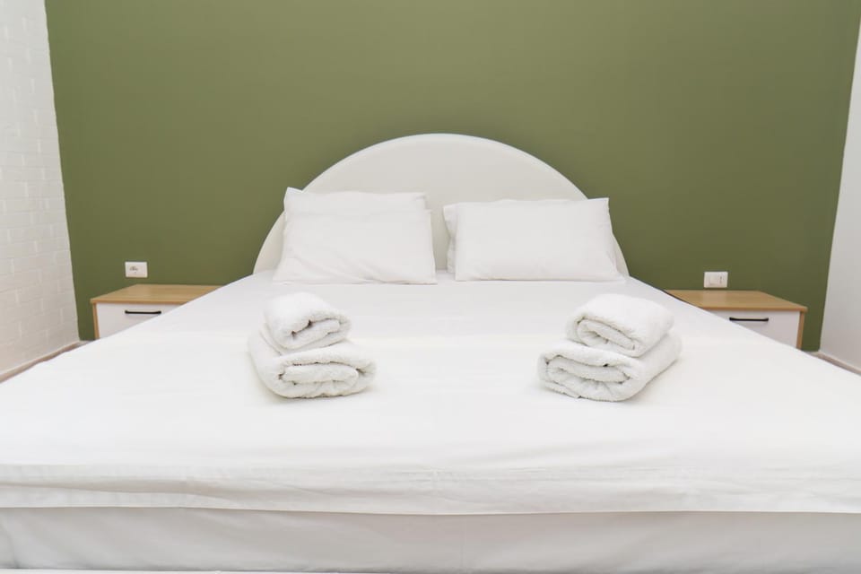 Perla Luxury Apartment - Private Patio & Parking Apartment in Vlorë