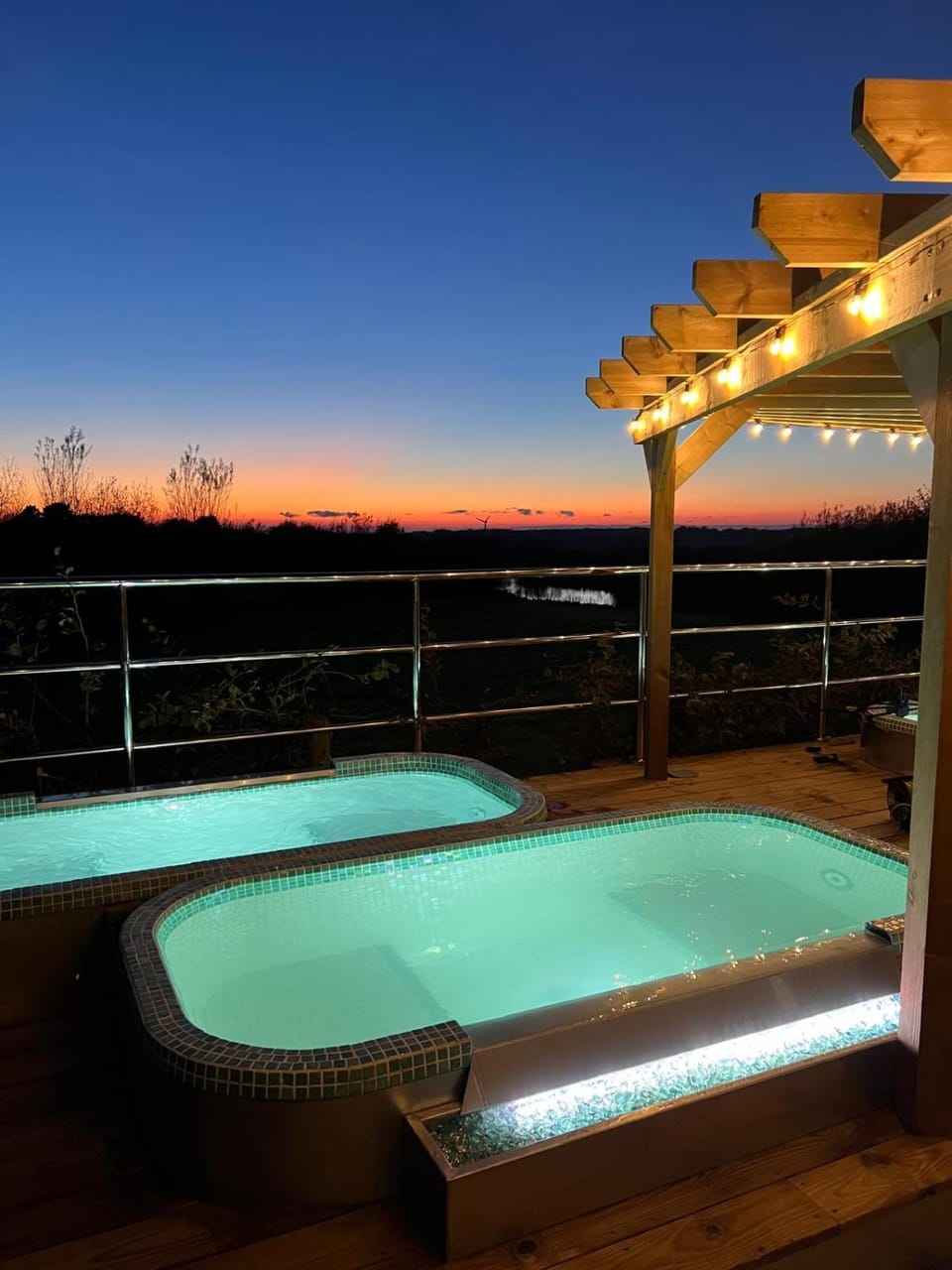 Hot Tub, Sauna