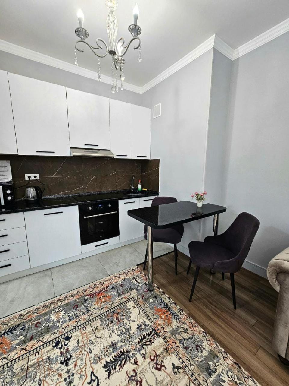 ЖК BRAUN рейки стильная квартира напротив ТРЦ MEGA ALMA-ATA по Розыбакиева Apartment in Almaty