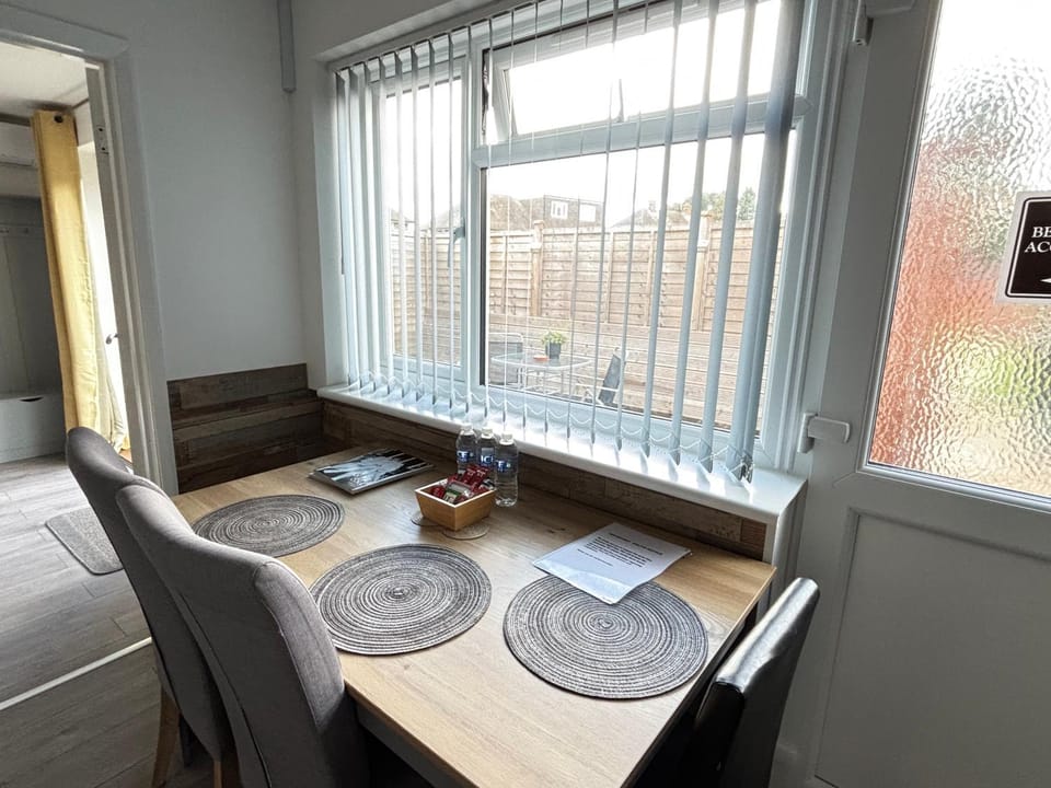 Gatwick Studio Bed and Breakfast in Horley
