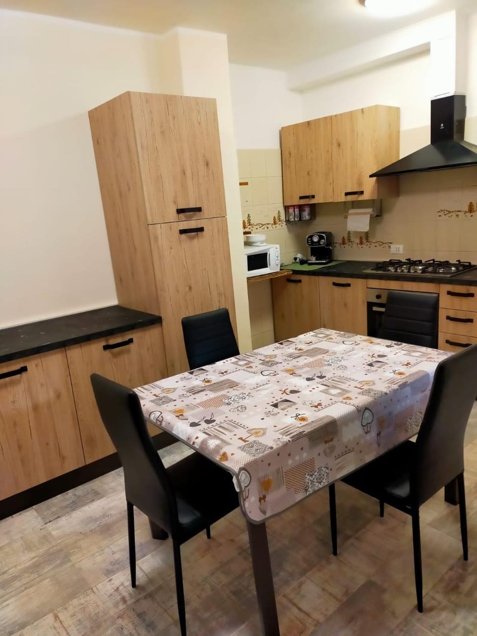 Kitchen or kitchenette, Dining area, dishwasher, minibar, pet friendly, stove