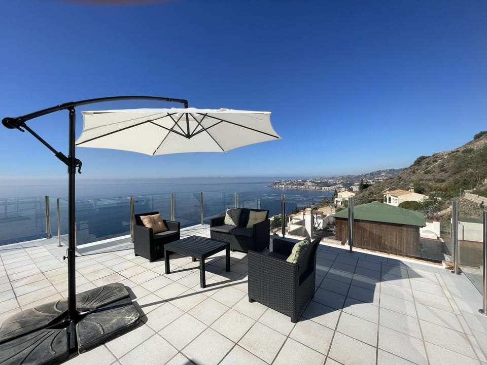 3 bed villa with stunning views and private pool Villa in Costa Tropical