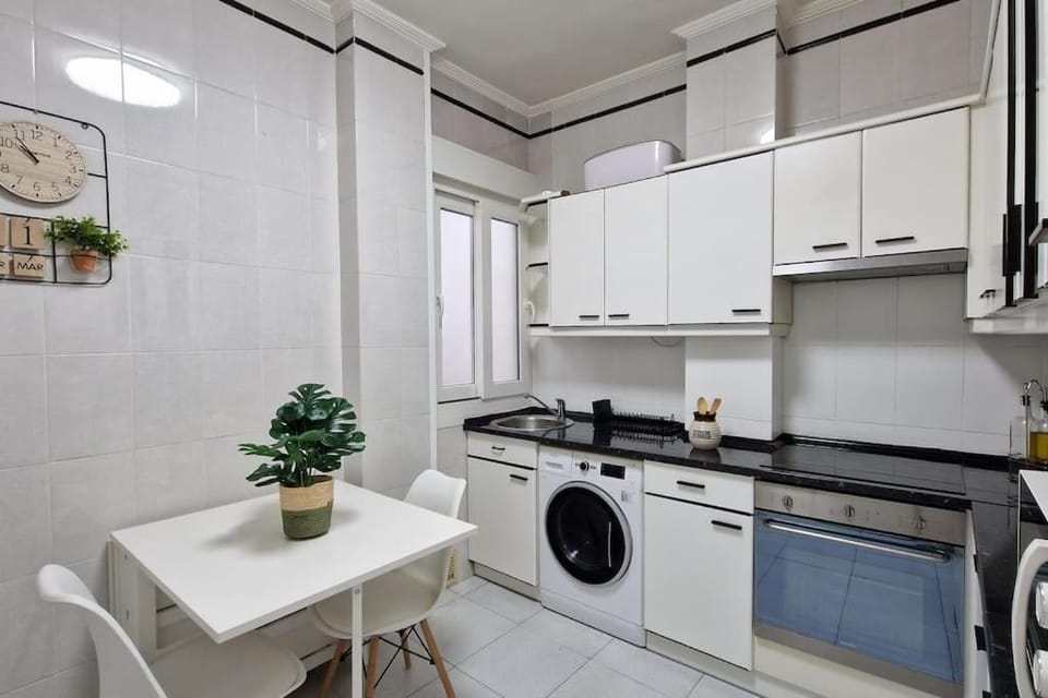 Cozy apartment in the City Center by ALOHA Bilbao Apartment in Bilbao
