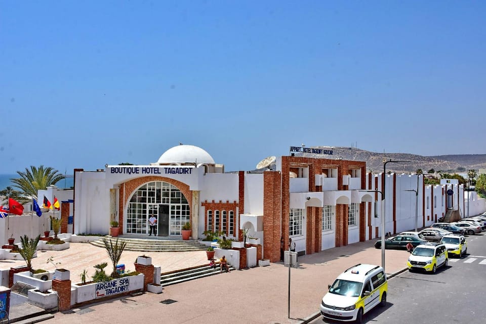 Facade/entrance