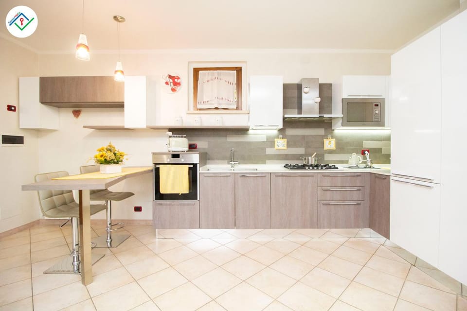 Kitchen or kitchenette, kitchen