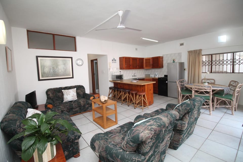 Photo of the whole room, Seating area, Dining area