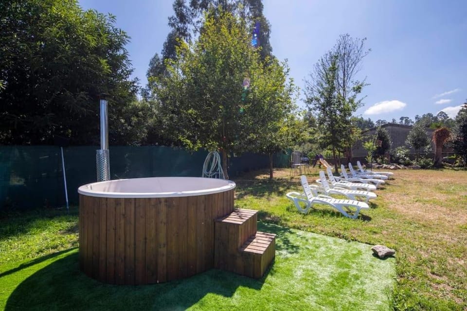 Garden, Hot Tub