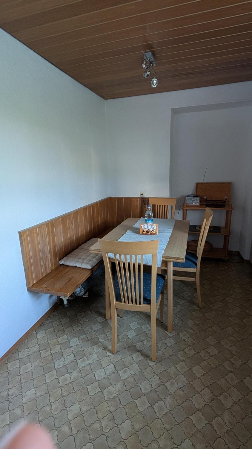 Seating area, Dining area