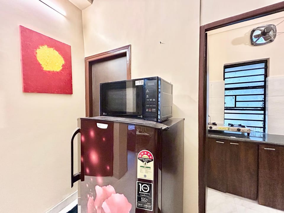 microwave, kitchen