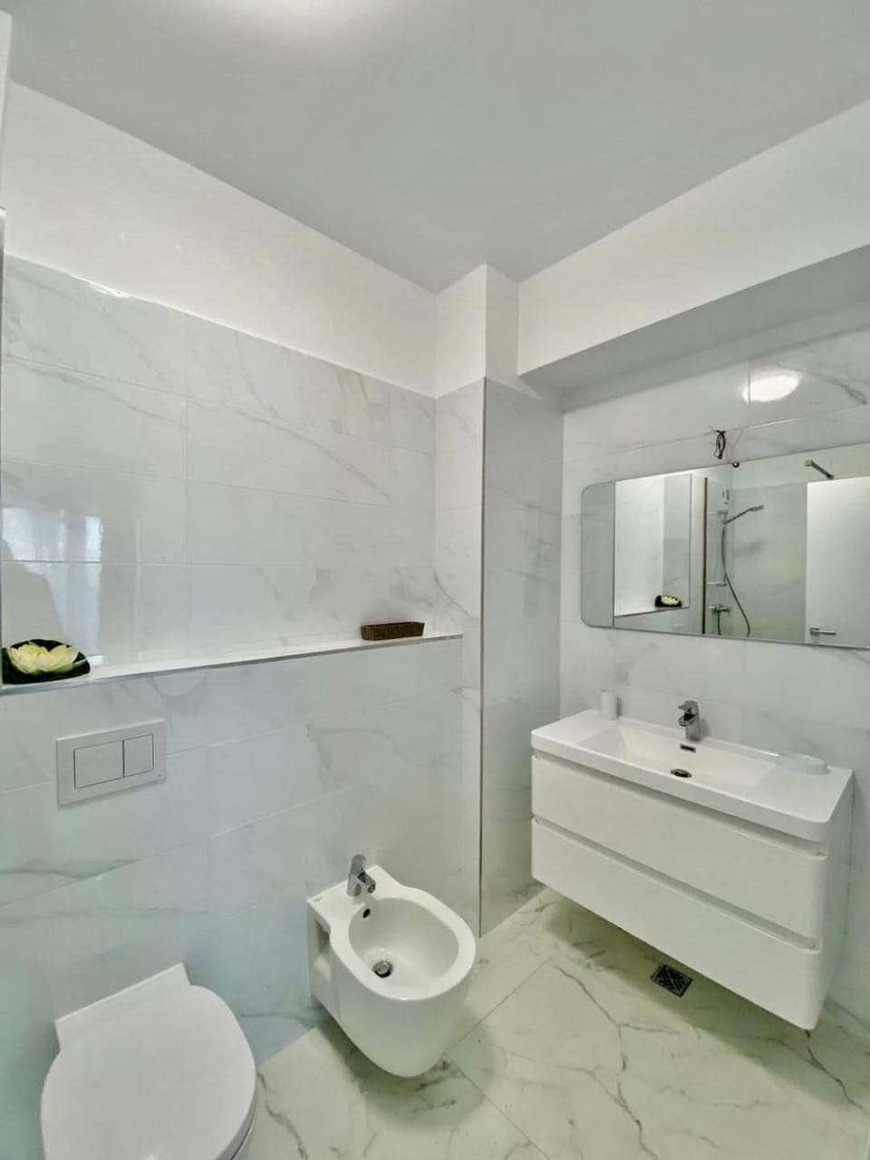 Shower, Bathroom, bidet, towels