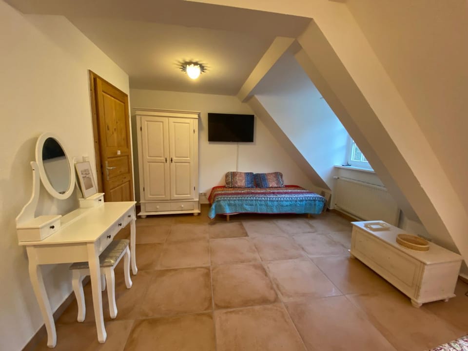 TV and multimedia, Photo of the whole room