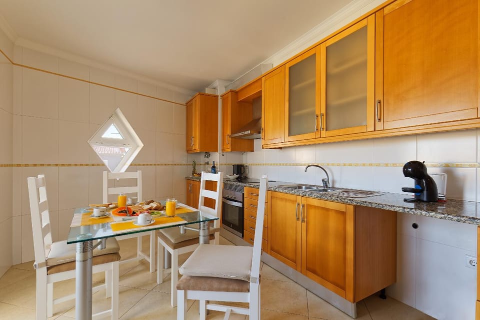 Coffee/tea facilities, Kitchen or kitchenette, minibar, pet friendly, stove, toaster