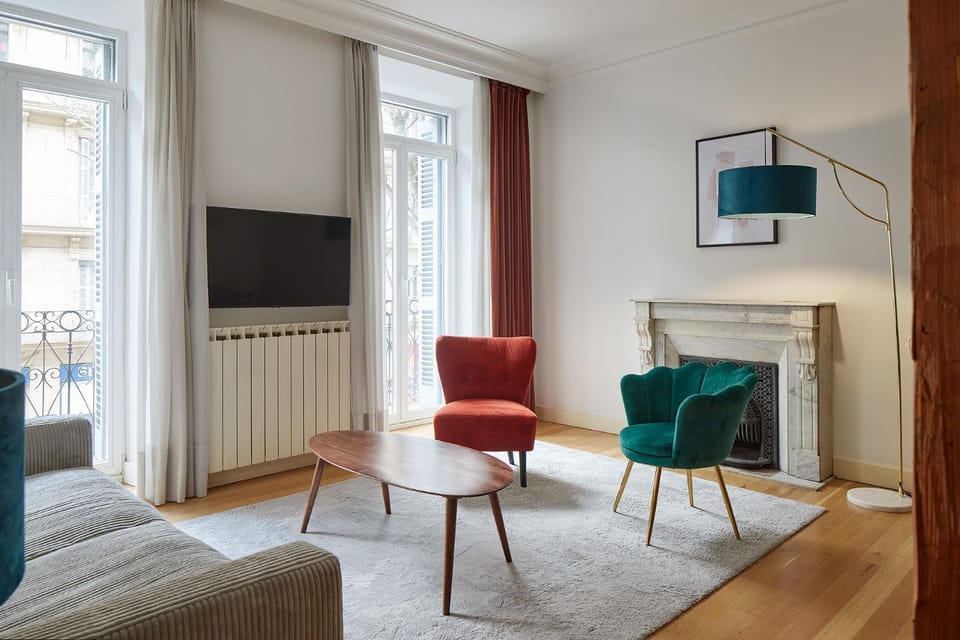 The Rentals Collection - Catedral Apartment in San Sebastian