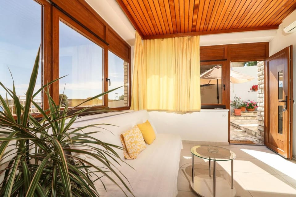 Apartment in Primosten with sea view, balcony, air conditioning, WiFi 5155-1 Apartment in Šibenik-Knin County, Croatia