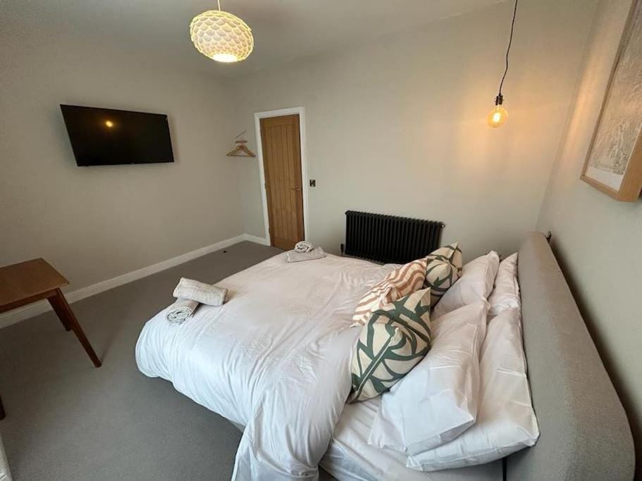 Caernarfon modern townhouse Snowdonia House in Caernarfon