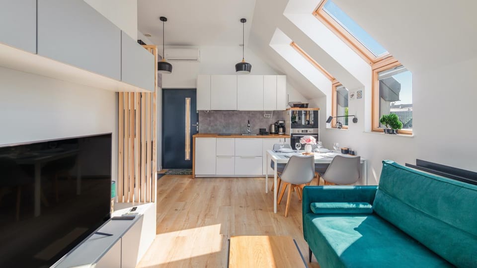 Living room, Dining area, stove