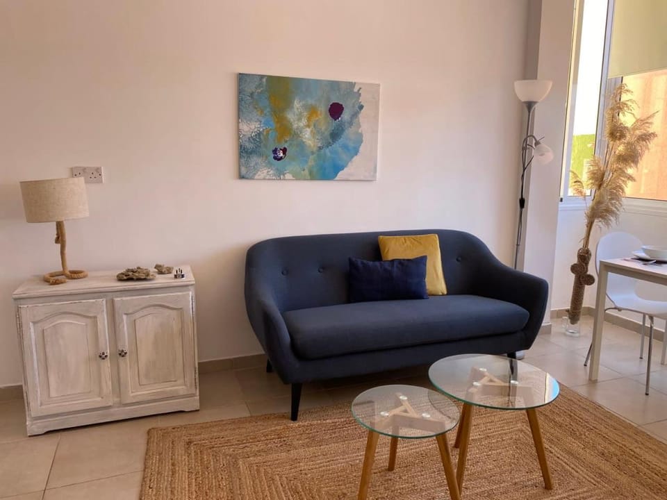 2BR with beachviews 1 min walking from the sea Apartment in Gibraltar