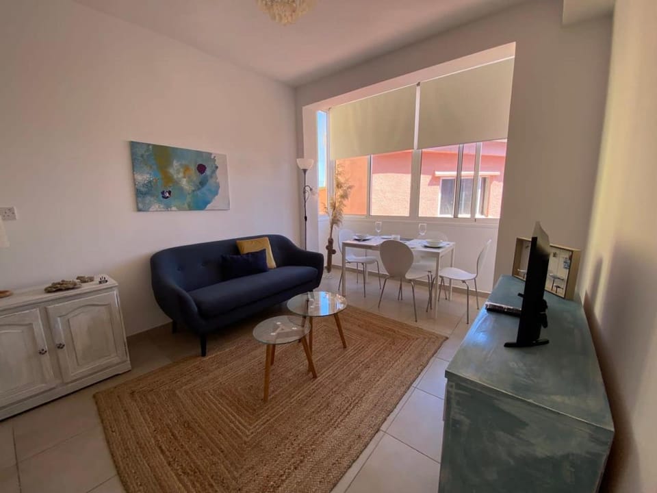 2BR with beachviews 1 min walking from the sea Apartment in Gibraltar
