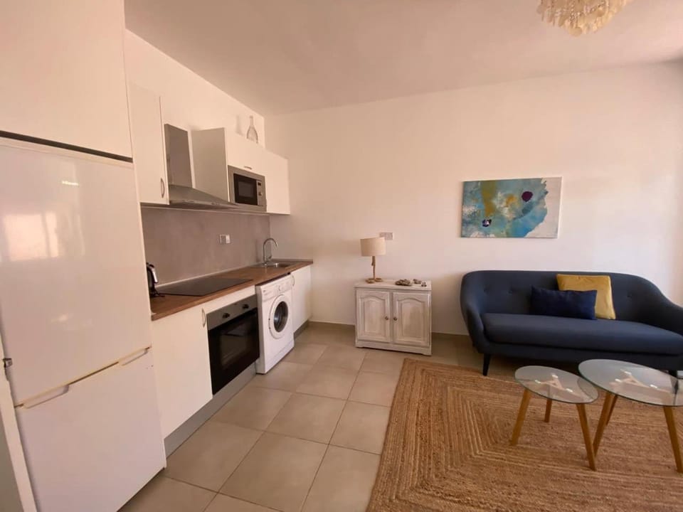 2BR with beachviews 1 min walking from the sea Apartment in Gibraltar