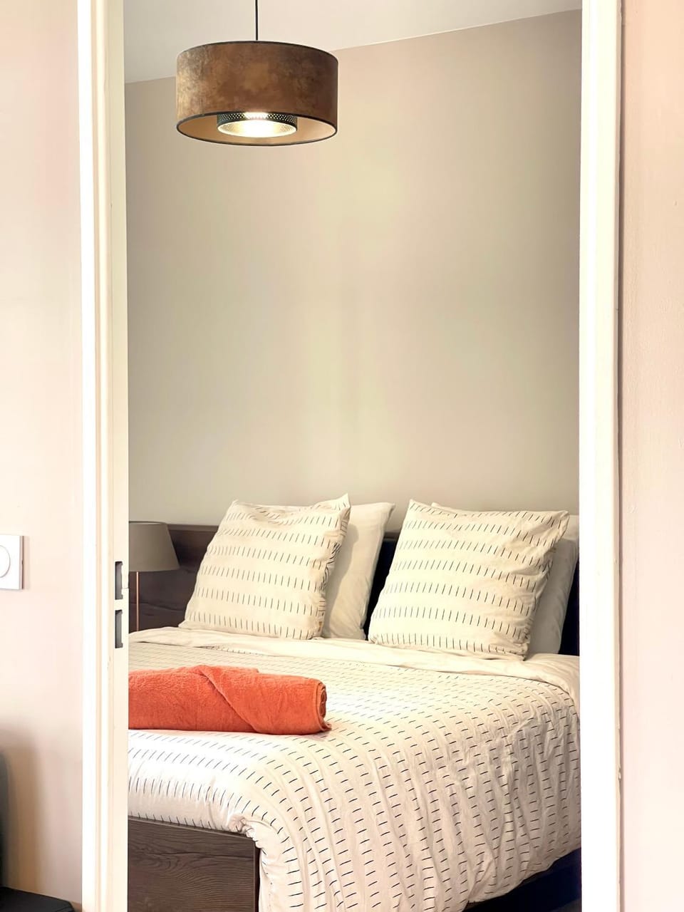 Bedroom, towels