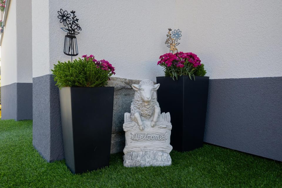 Day, Garden, Decorative detail