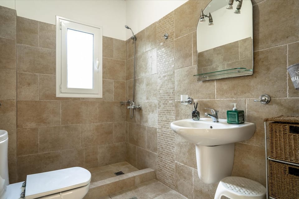Bathroom, Living room
