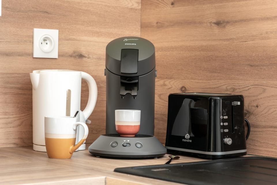 Coffee/tea facilities, toaster