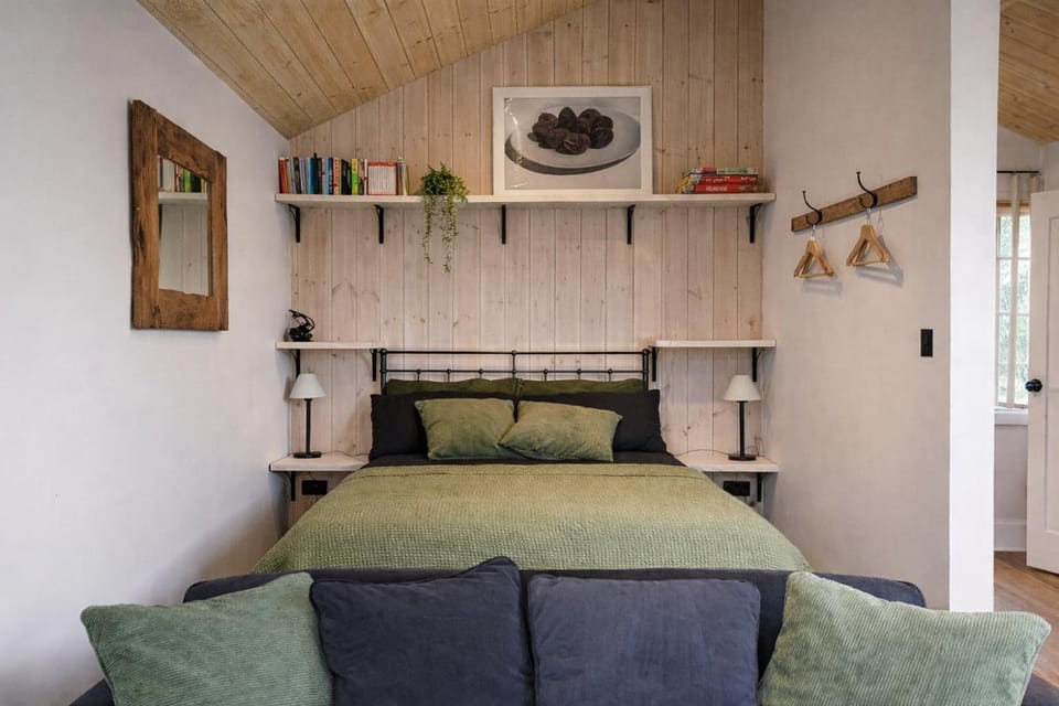 Bed, Bedroom