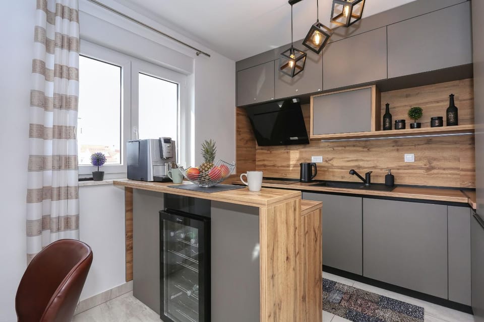 Kitchen or kitchenette, dishwasher, pet friendly, stove