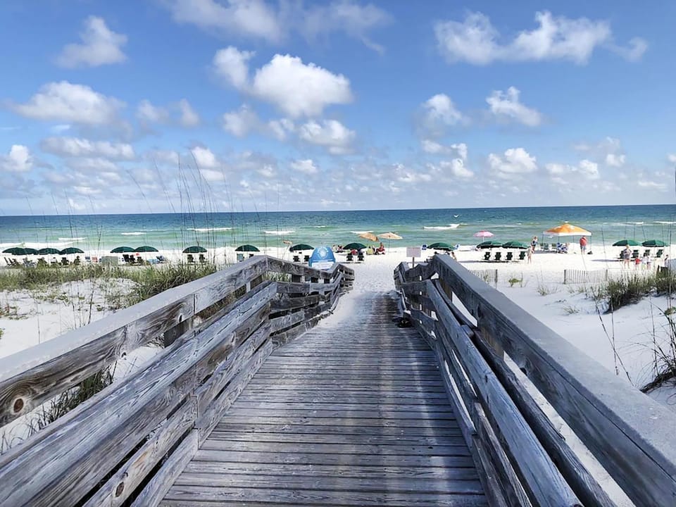 Emerald Isle unit 206 House in Pensacola Beach