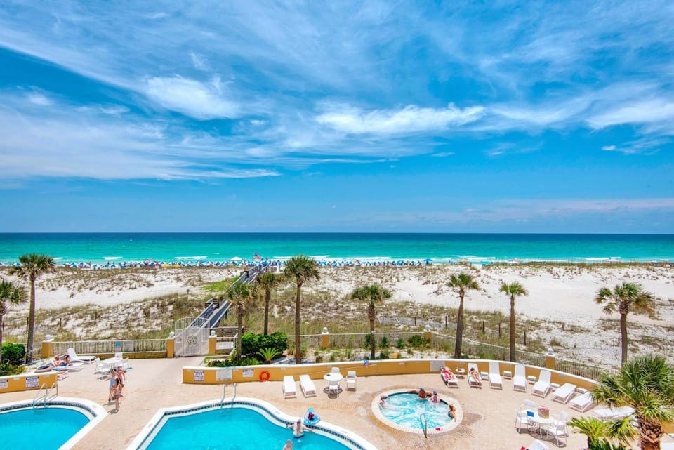 Emerald Isle unit 206 House in Pensacola Beach