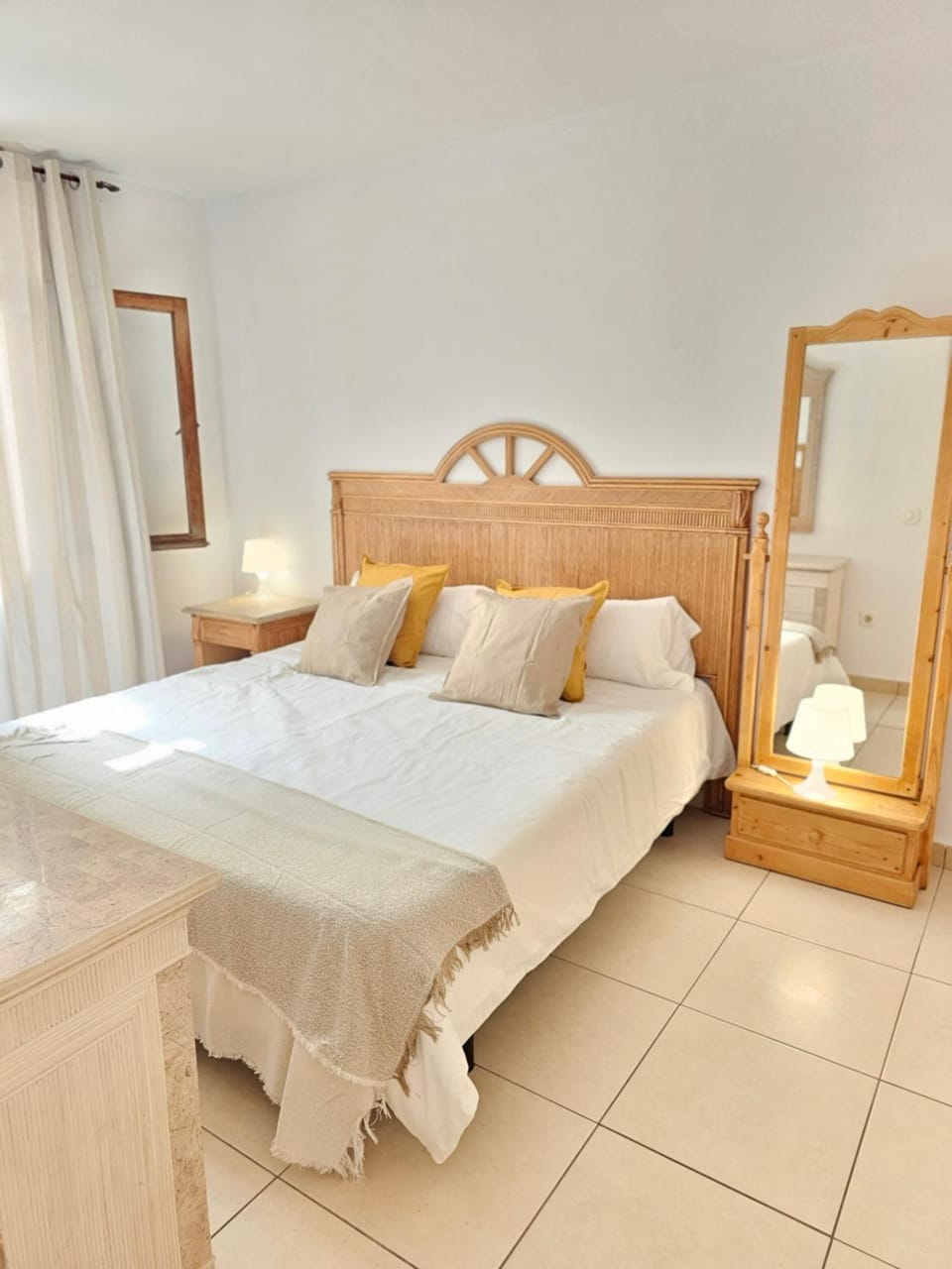 NEW HOLIDAYS BEACH & POOL, AIRCOND, Playa de las Americas, Tenerife Apartment in Playa de las Americas