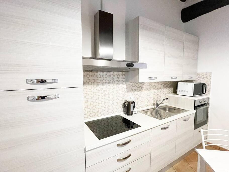 Kitchen or kitchenette, minibar, pet friendly, stove