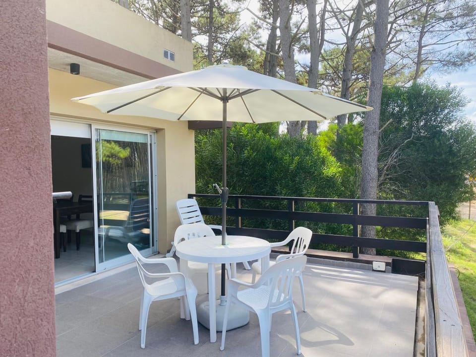 Balcony/Terrace, Garden view