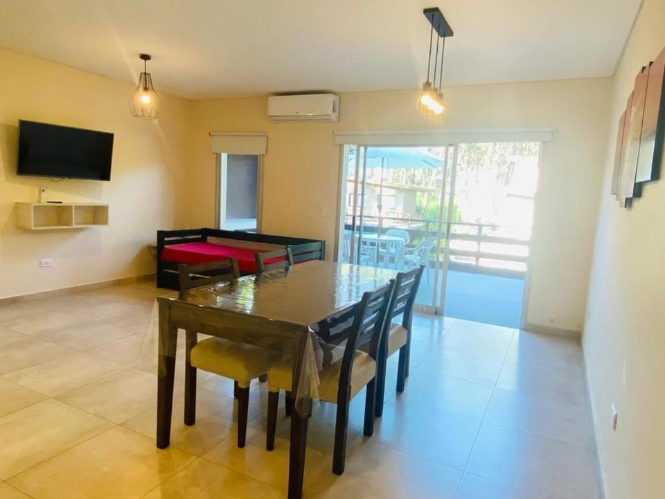 TV and multimedia, Dining area, air conditioner